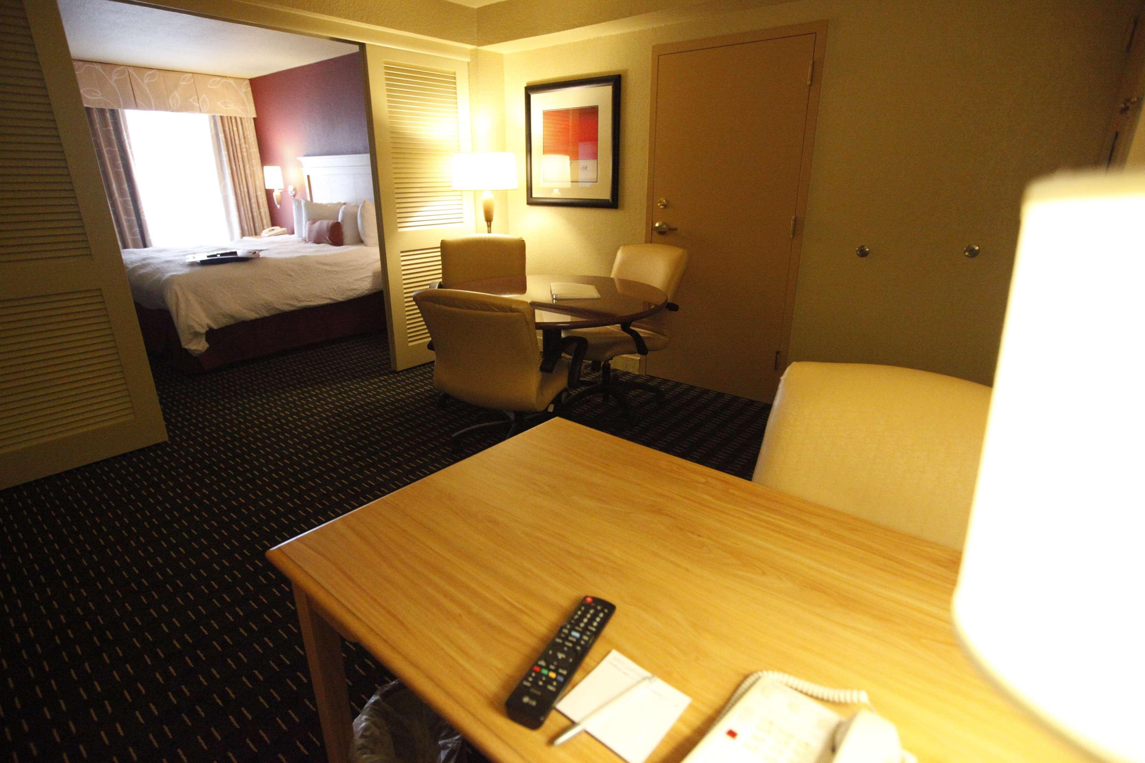 Hampton Inn Pensacola-Airport Oda fotoğraf
