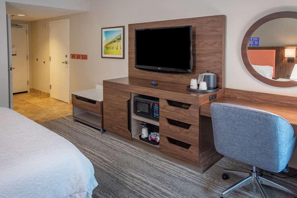 Hampton Inn Pensacola-Airport Oda fotoğraf